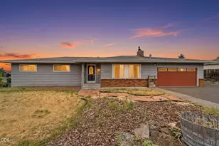 1240 Hilton Dr, Klamath Falls, OR 97603 - Photo 1