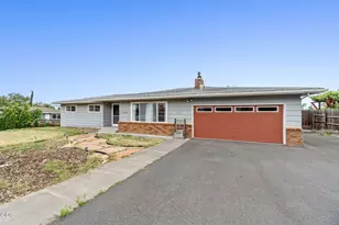 1240 Hilton Dr, Klamath Falls, OR 97603 - Photo 5