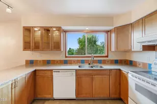 1240 Hilton Dr, Klamath Falls, OR 97603 - Photo 19