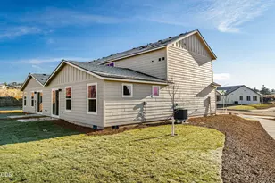 890 SE Starview Ave, Madras, OR 97741 - Photo 3