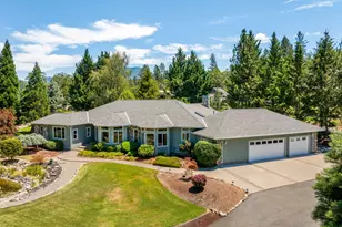 155 Kingsgate Way, Grants Pass, OR 97527 - Photo 3