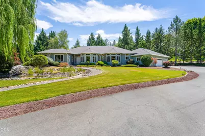 155 Kingsgate Way, Grants Pass, OR 97527 - Photo 9