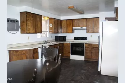 1713 SW Lava Avenue, Redmond, OR 97756 - Photo 3