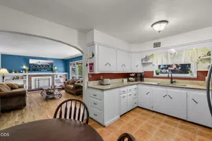 1036 SW 13th St, Redmond, OR 97756 - Photo 9