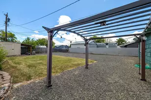 1036 SW 13th St, Redmond, OR 97756 - Photo 25