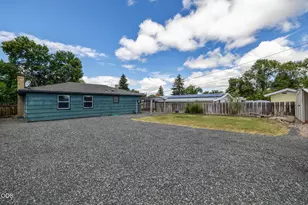 1036 SW 13th St, Redmond, OR 97756 - Photo 27