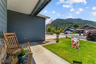 2130 SE Kayleigh Way, Grants Pass, OR 97526 - Photo 3