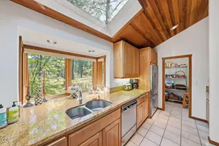 71190 Fiddle Neck Ln, Black Butte Ranch, OR 97759 - Photo 15