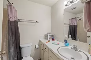 912 Olympic Ave, Medford, OR 97504 - Photo 9