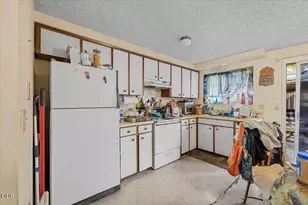 912 Olympic Ave, Medford, OR 97504 - Photo 15
