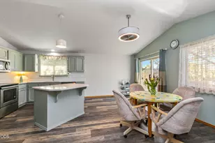990 SE 2nd St, Prineville, OR 97754 - Photo 5