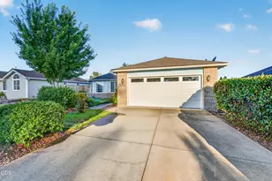 1764 Sandpiper Dr, Medford, OR 97501 - Photo 3