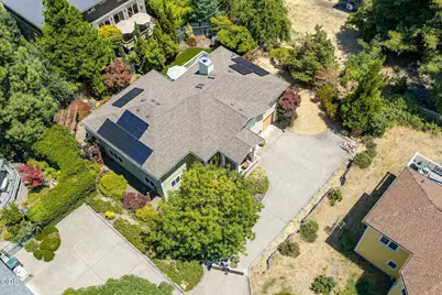 425 Merrill Circle, Ashland, OR 97520 - Photo 3