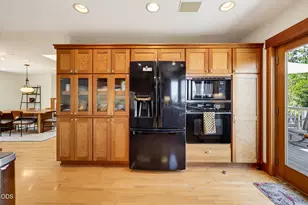 425 Merrill Cir, Ashland, OR 97520 - Photo 11