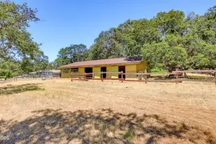 502 Vista Park Dr, Eagle Point, OR 97524 - Photo 15