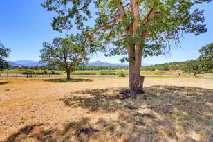 502 Vista Park Dr, Eagle Point, OR 97524 - Photo 11