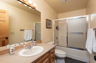 8578 Red Wing Ln, Redmond, OR 97756 - Photo 13