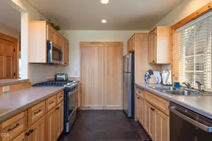 8578 Red Wing Ln, Redmond, OR 97756 - Photo 9
