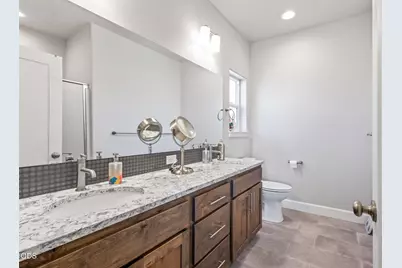 4898 SW Zenith Avenue, Redmond, OR 97756 - Photo 19