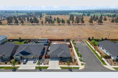 4898 SW Zenith Avenue, Redmond, OR 97756 - Photo 39