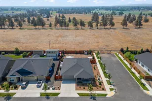 4898 SW Zenith Ave, Redmond, OR 97756 - Photo 39