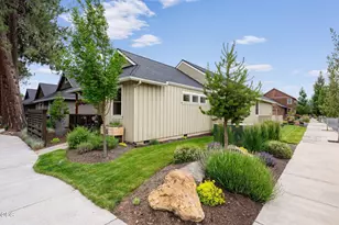 301 S Pine St, Sisters, OR 97759 - Photo 3