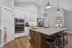 301 S Pine St, Sisters, OR 97759 - Photo 11