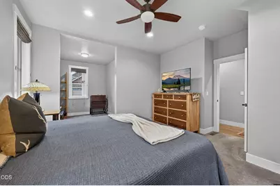 301 S Pine Street, Sisters, OR 97759 - Photo 17