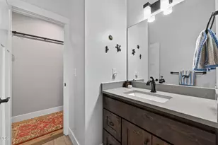 301 S Pine St, Sisters, OR 97759 - Photo 27