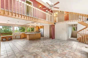 19432 Kemple Dr, Bend, OR 97702 - Photo 9