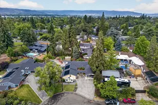 70 Fair Oaks Dr, Medford, OR 97504 - Photo 39
