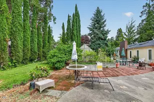 70 Fair Oaks Dr, Medford, OR 97504 - Photo 35
