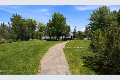 24624 Schaupp Road, Klamath Falls, OR 97603 - Photo 9