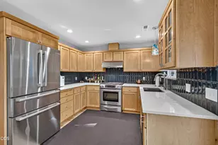 414 Parkside Dr, Ashland, OR 97520 - Photo 9