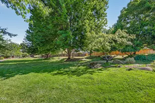 414 Parkside Dr, Ashland, OR 97520 - Photo 27