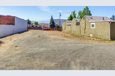 1215 NE 6th Street, Grants Pass, OR 97526 - Photo 31