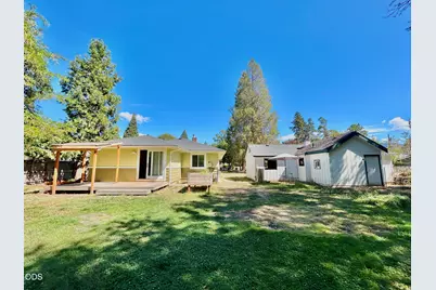 1024 NW Hawthorne Avenue, Grants Pass, OR 97526 - Photo 3