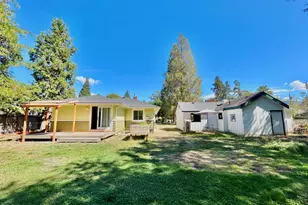 1024 NW Hawthorne Ave, Grants Pass, OR 97526 - Photo 3