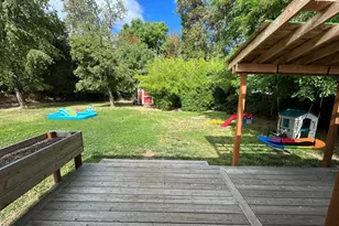 1024 NW Hawthorne Ave, Grants Pass, OR 97526 - Photo 5