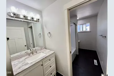 1024 NW Hawthorne Avenue, Grants Pass, OR 97526 - Photo 11