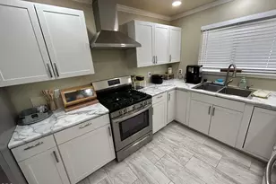 1024 NW Hawthorne Ave, Grants Pass, OR 97526 - Photo 7