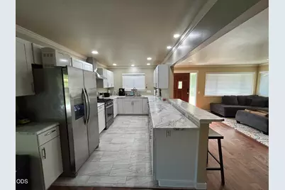 1024 NW Hawthorne Avenue, Grants Pass, OR 97526 - Photo 5