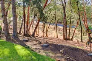 570 Powderhorn Dr, Jacksonville, OR 97530 - Photo 23