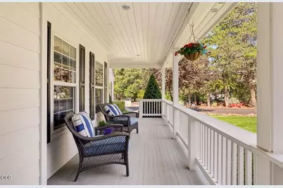 570 Powderhorn Drive, Jacksonville, OR 97530 - Photo 5