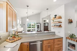 566 Canterwood Dr, Medford, OR 97504 - Photo 11