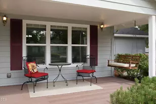 1105 SE Palmwood Ct, Bend, OR 97702 - Photo 3