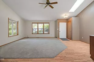 1105 SE Palmwood Ct, Bend, OR 97702 - Photo 5