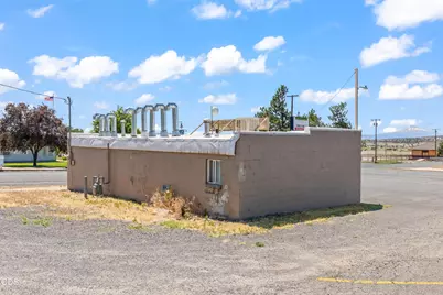 590 Jefferson Avenue, Metolius, OR 97741 - Photo 13