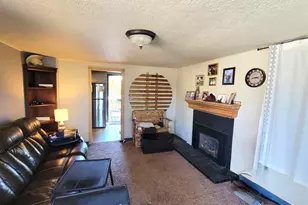584 SE 4th St, Prineville, OR 97754 - Photo 3