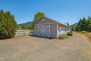 3959 Jumpoff Joe Creek Rd, Grants Pass, OR 97526 - Photo 31